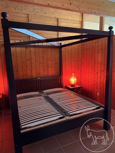 131 - Himmelbett aus Tropenholz