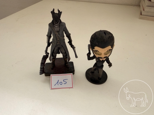 Bild 105 - 2 Fan-Figuren