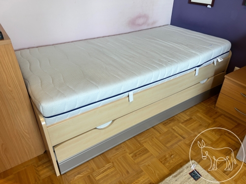 071 - Ausziehbares Doppelbett