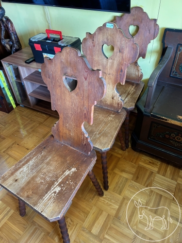 135 - 3 bäuerliche Holzsessel