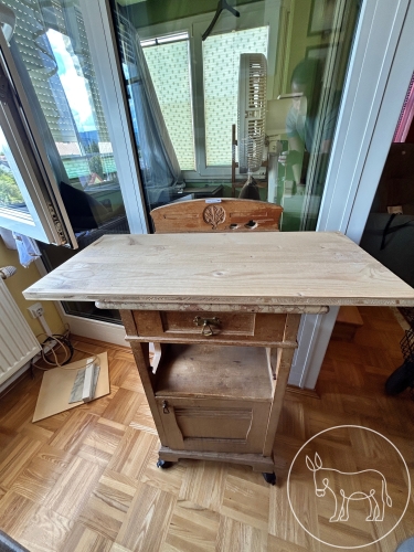 Bild 144 - antiker Nachttisch