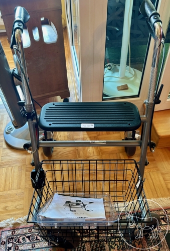 Bild 147 - Rollator NEU