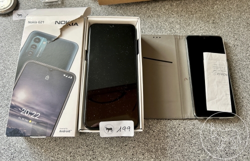 Bild 199 - 2 Smartphones