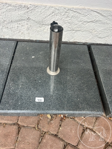 Bild 756 - Granit Schirmständer