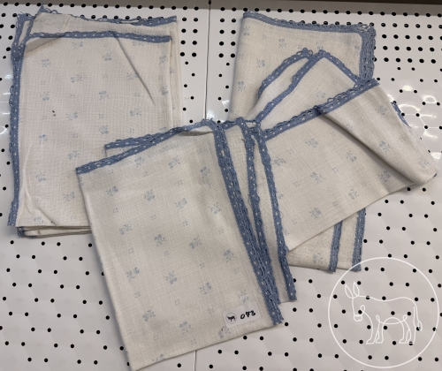 Bild 073 - Kleine Deckerl mit blauer Spitze