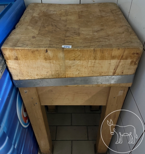 Bild 379 - Hackstock