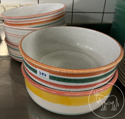 Bild 394 - bunte (Salat-)Schüsseln