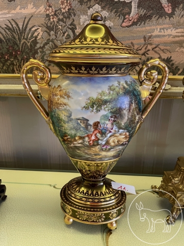 Deckelvase, Pokal