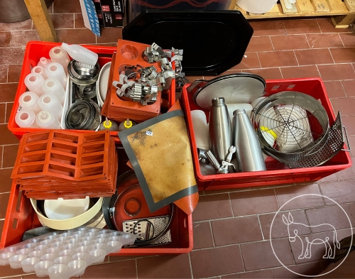 Bild 527 - Backutensillien