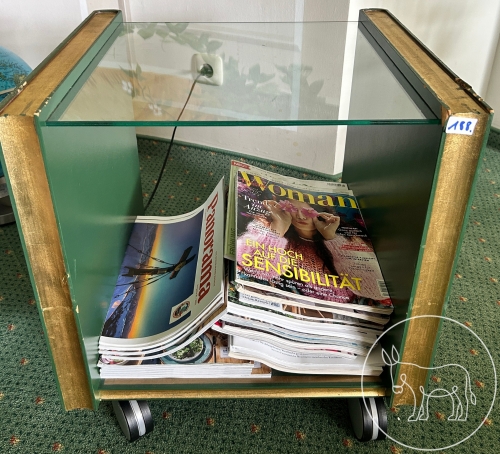 Bild 188 - Beistelltisch