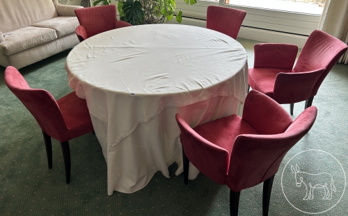 Bild 192 - Tisch