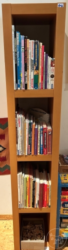 213 - Kinderbücher Regal