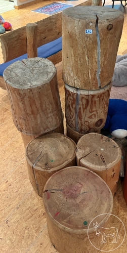 Bild 256 - Hocker