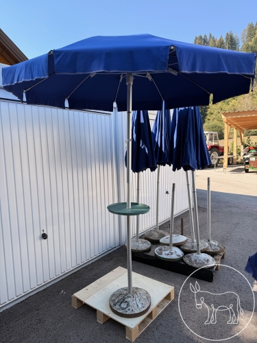 023 - Sonnenschirm blau