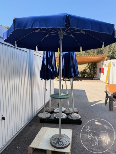 025 - Sonnenschirm blau