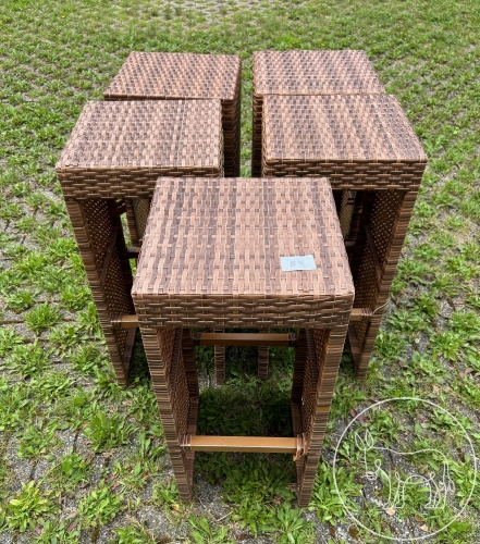 5x Rattan Hocker