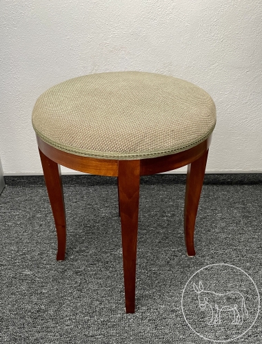 Hocker aus Vollholz