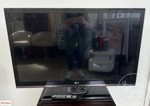 Bild RO004 - großer LG Flachbildfernseher mit FB