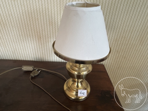Bild 012 - Tischlampe mit weißem Schirm