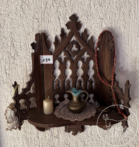 Bild 139 - Ablage mit diversen Utensilien