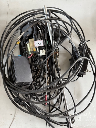 Bild 811 - Antennen- und Kabel Konvolut