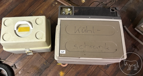325 - 2 Kühlboxen mit Aggregat