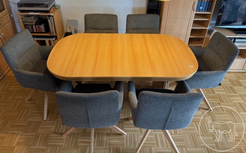 005 - Esstisch ausziehbar mit Sitzgruppe