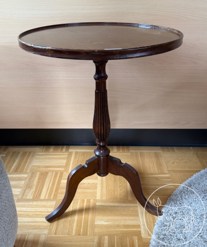 010 - Beistelltisch Holz