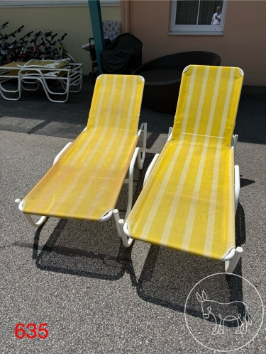 Bild 635 - Liegebetten Konvolut