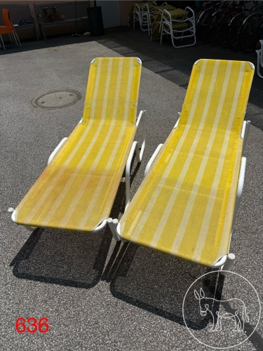 Bild 636 - Liegebetten Konvolut