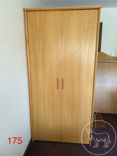 175 - Hummel Kleiderschrank
