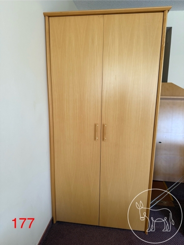 177 - Hummel Kleiderschrank