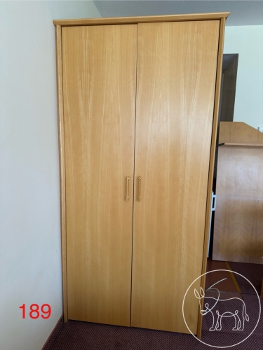 189 - Hummel Kleiderschrank