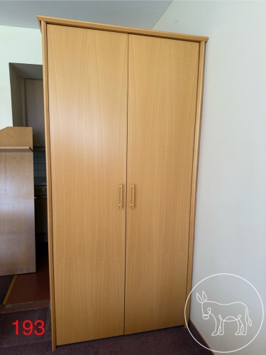 193 - Hummel Kleiderschrank