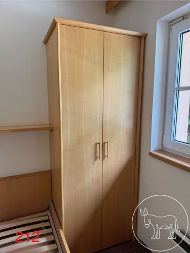 212 - Kleiderschrank