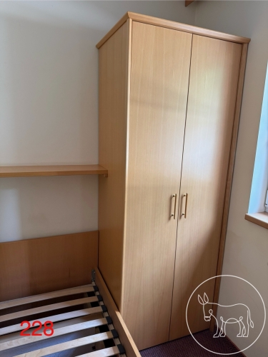 228 - Kleiderschrank