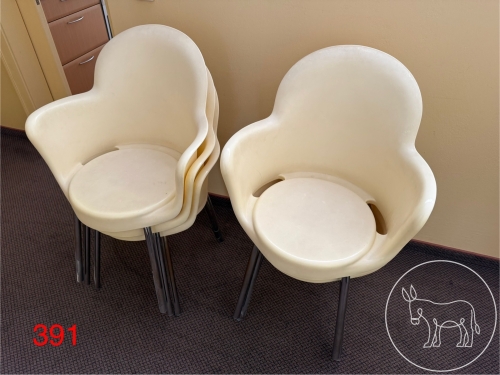 Bild 391 - Plastiksessel Konvolut