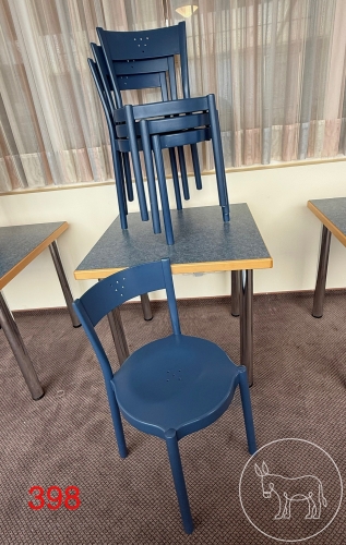 Bild 398 - Tisch mit 4 Sessel