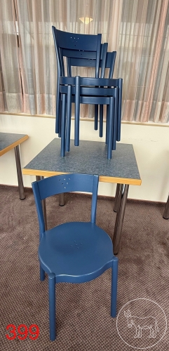 Bild 399 - Tisch mit 4 Sessel