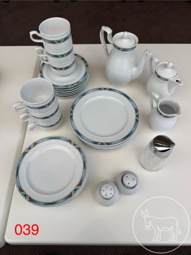 Bild 039 - Kaffee-/Teeservice (unvollständig)