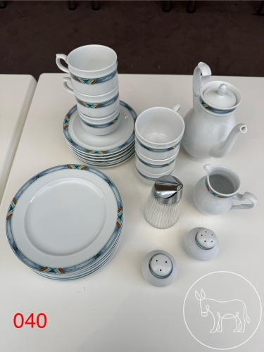 Bild 040 - Kaffee-/Teeservice (unvollständig)