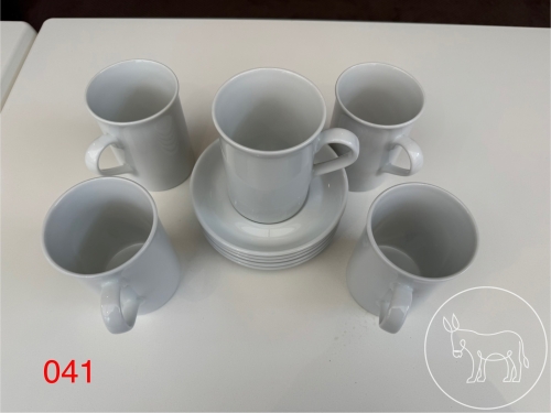 Bild 041 - Tassen mit Untersetzer