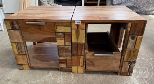 028 - 2 Nachtkästchen