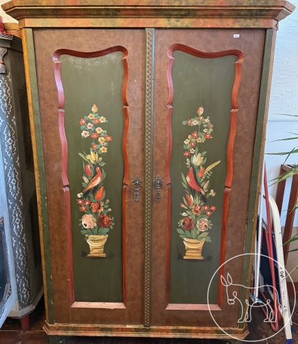 004 - Antiker Bauernschrank