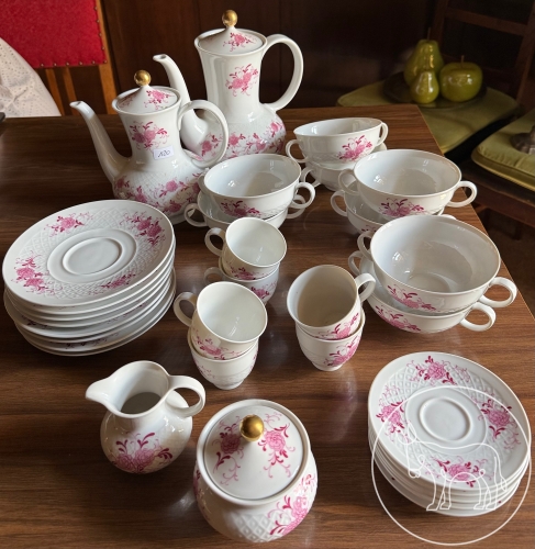 120 - Kaffee-Service und Suppenschüsseln