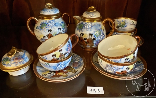 Bild 183 - Asiatisches Service