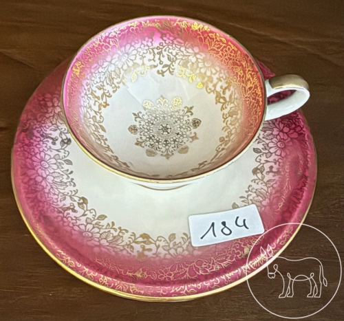 Bild 184 - Antike Tasse mit Untertasse