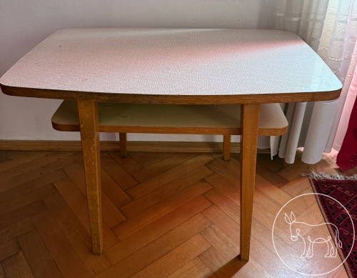 Bild 214 - Beistelltisch aus den 60er Jahren