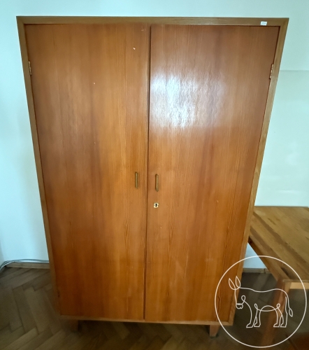 Bild 233 - Holzschrank