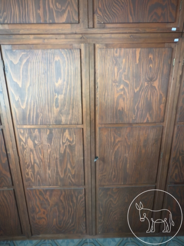 276 - massiver Holzschrank groß